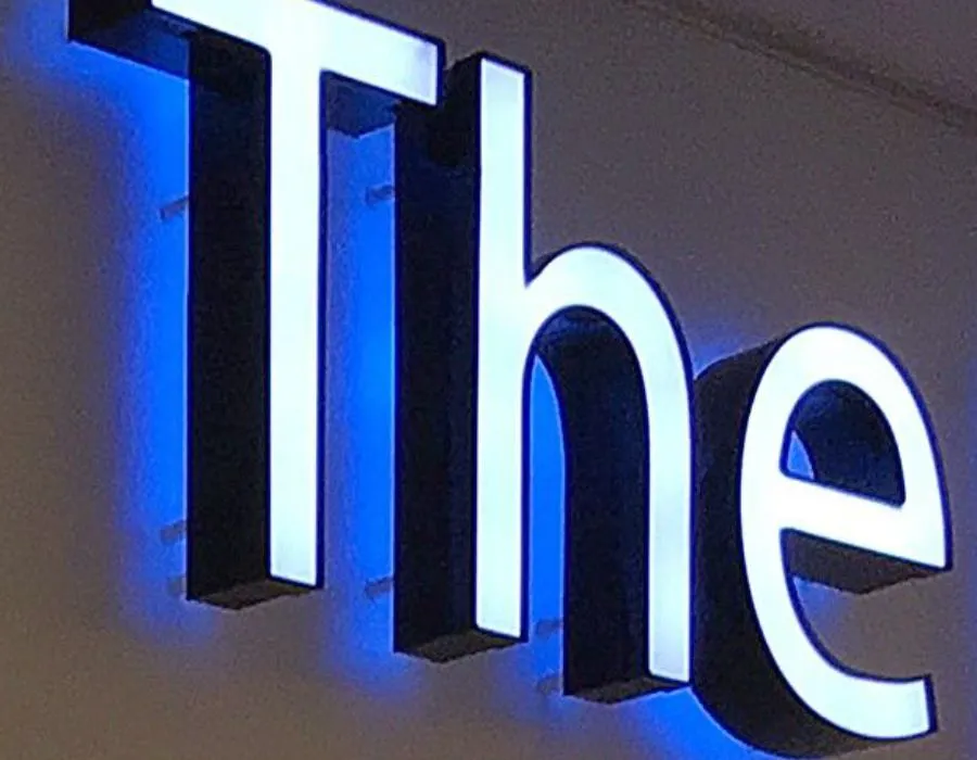 channelium_backlit_signage_dubai_01