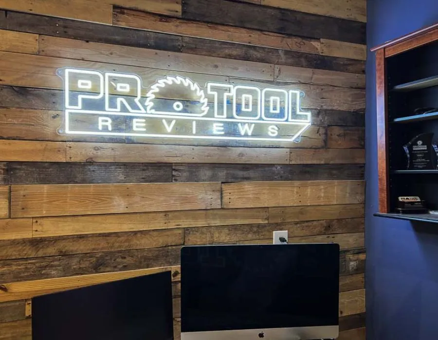 led_neon_letters_signboard_dubai