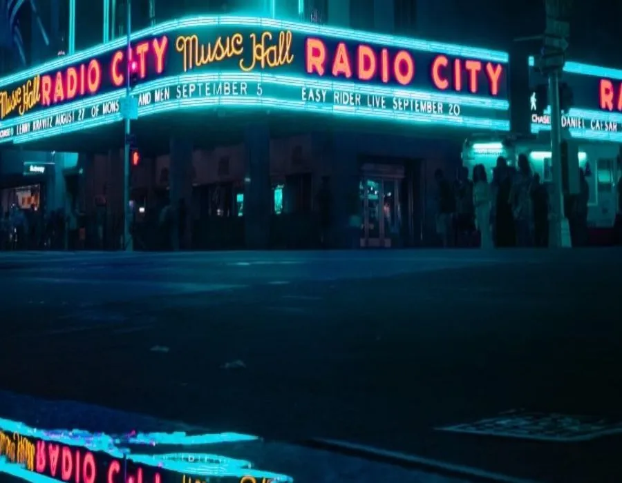 metal_box_neon_signboard_dubai