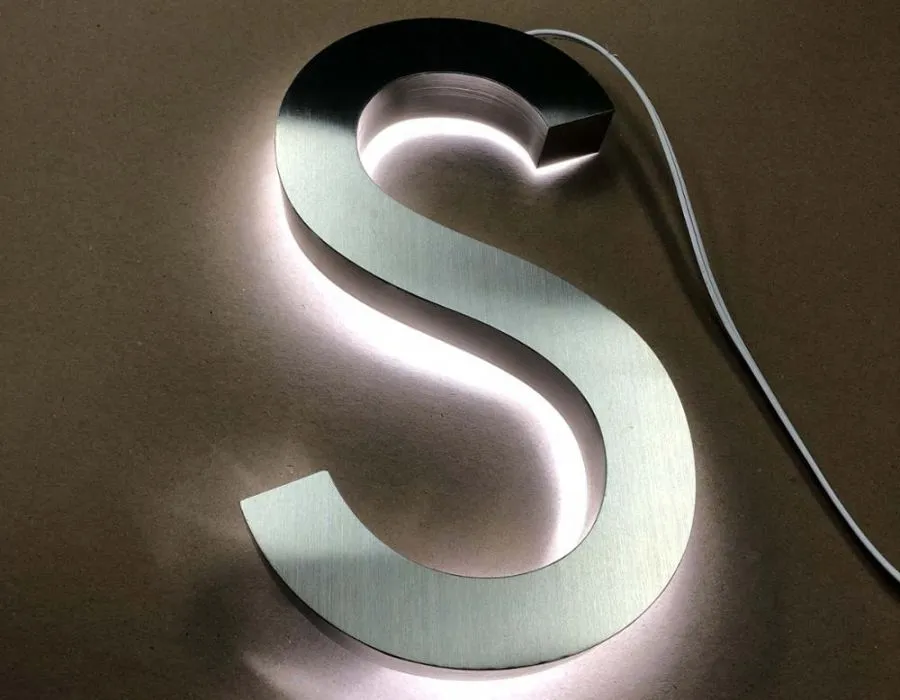 ss_mirror_finish_backlit_signage_dubai_01