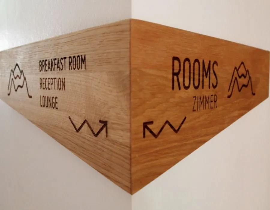 wooden_engraving_letters_signage_dubai