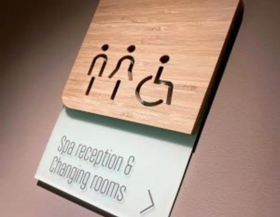 wooden_engraving_letters_signage_dubai_01